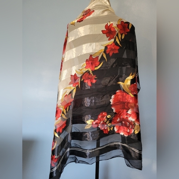 Floral Print Striped Scarf - Picture 9 of 10